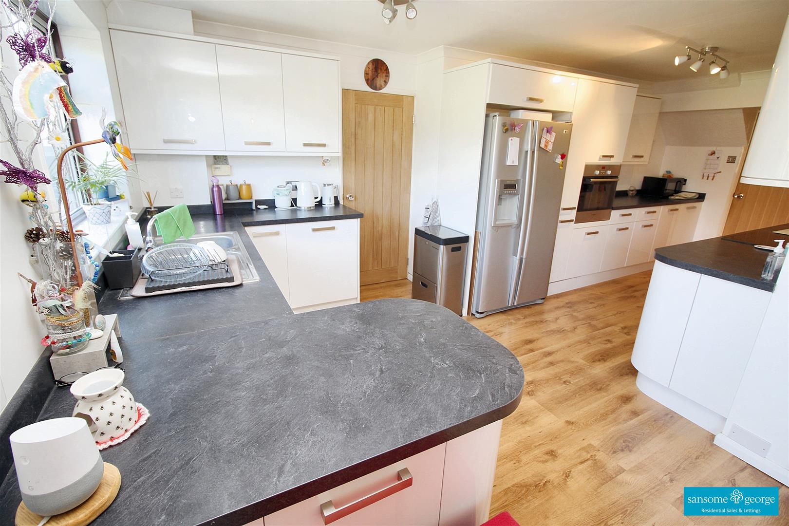3 bed property in Blewbury Drive, Reading